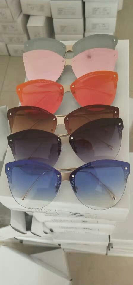 Qin LAN sunglasses network red sunglasses all spot show demand