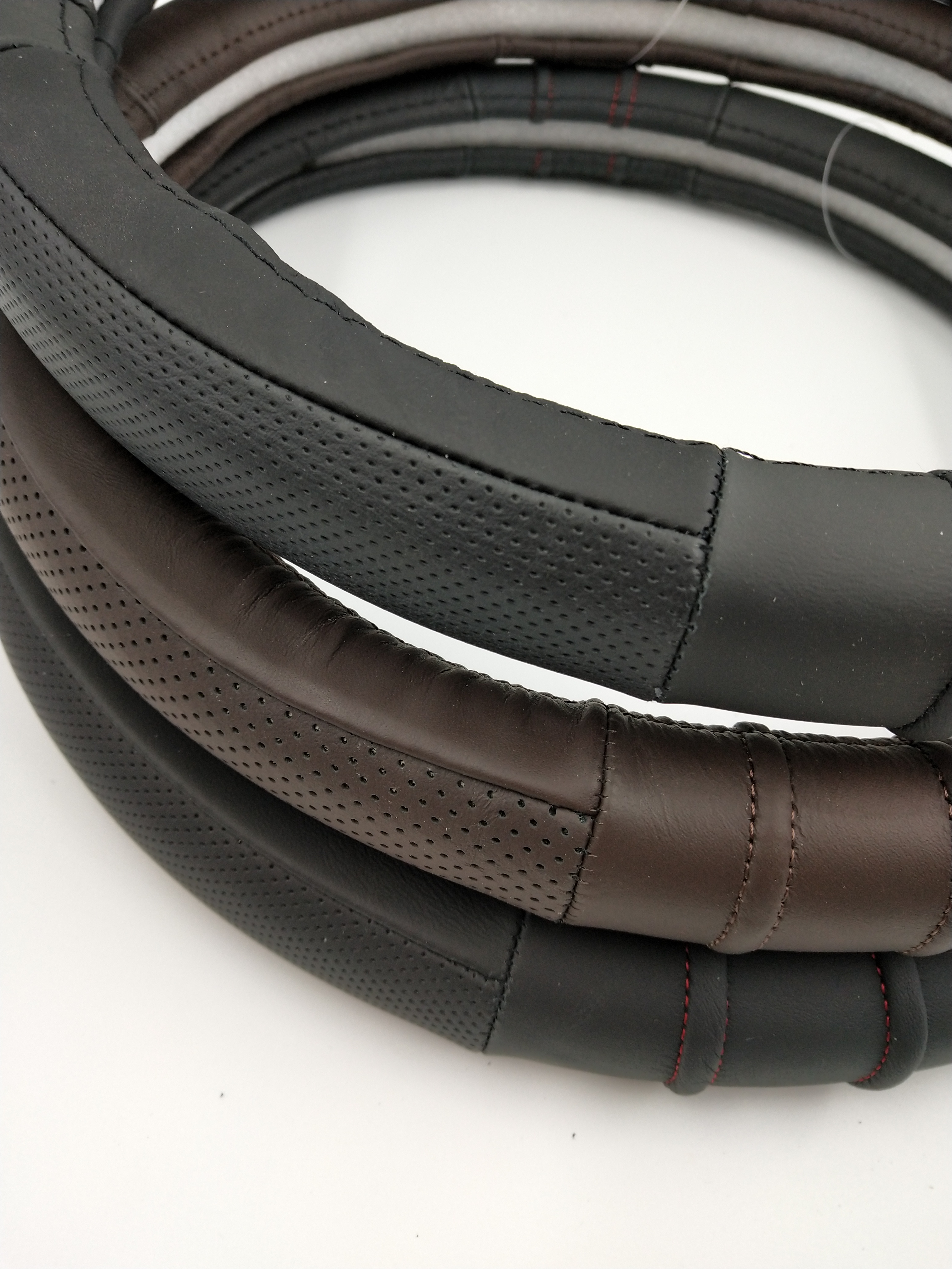 汽车真皮方向盘套M号轿车牛皮把套4季通用4节6节起杠