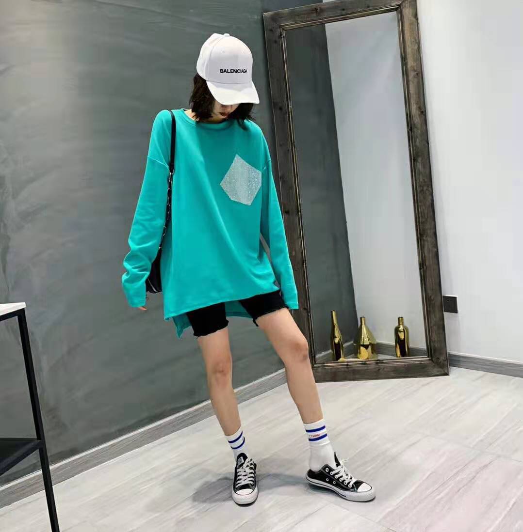 New spring women's wear: Fashionable and casual, with rhinestone pockets, loose long-sleeved T-shirts in multiple colors and uniform sizes Application Scenario