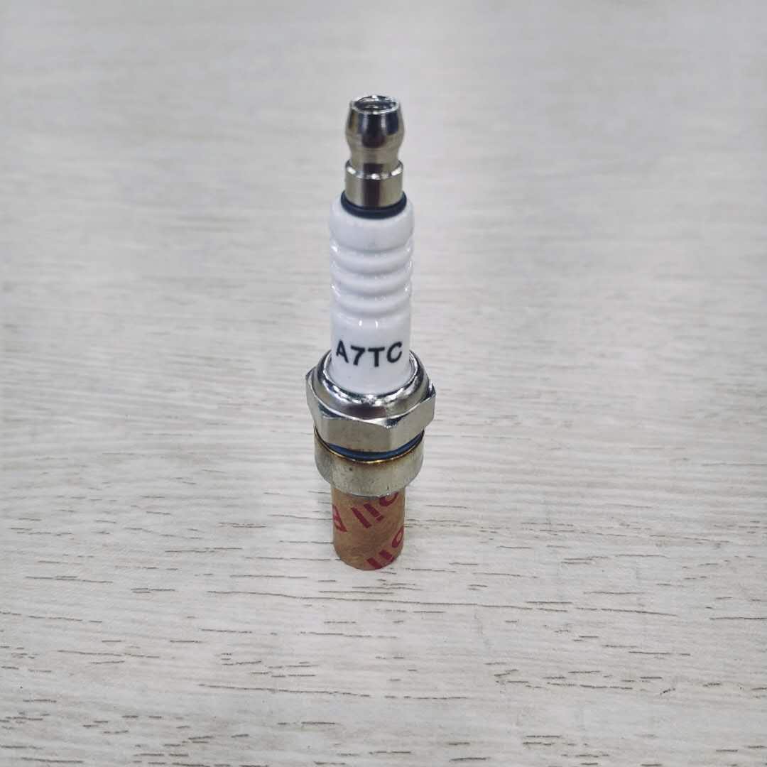火花塞 摩托车配件 摩托车火花塞 A7TC火花塞