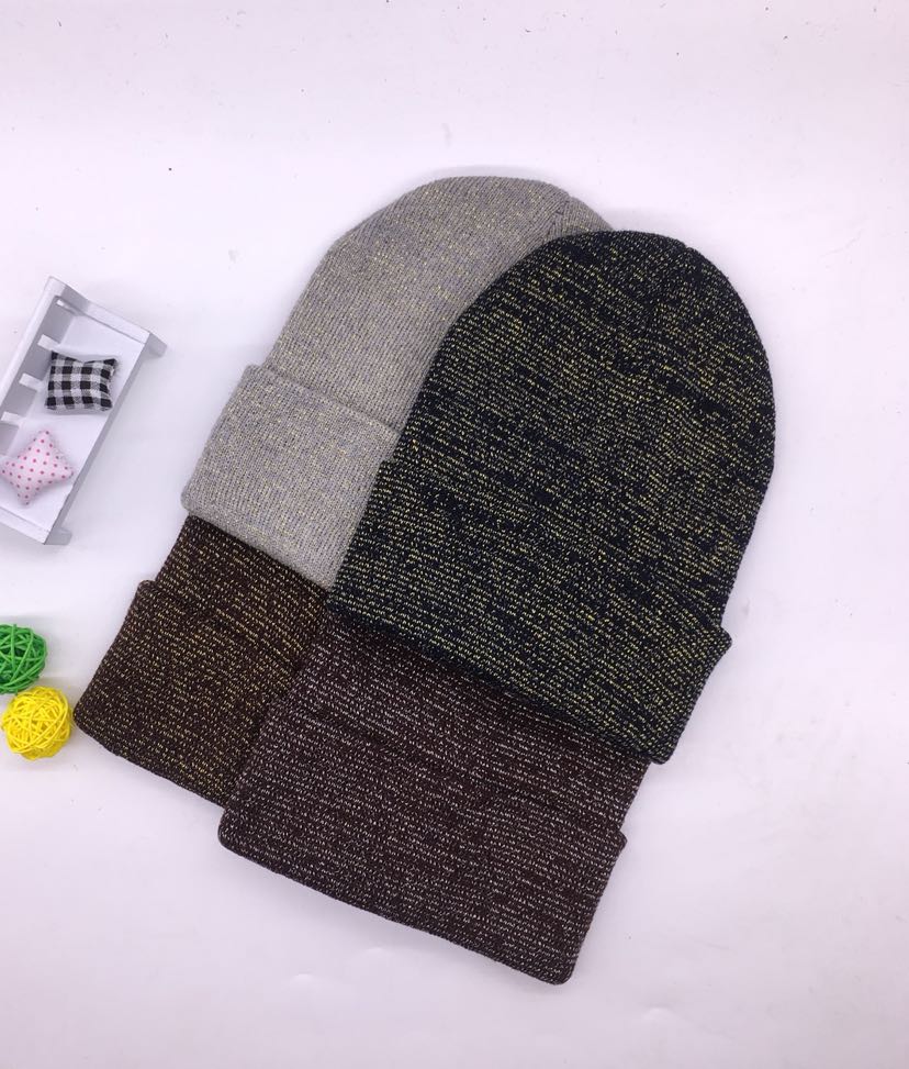 New Hat Women Round Machine Gold Knit Hat Double Flat Ear Cap Bright Silk Hat Wholesale Custom Application Scenario