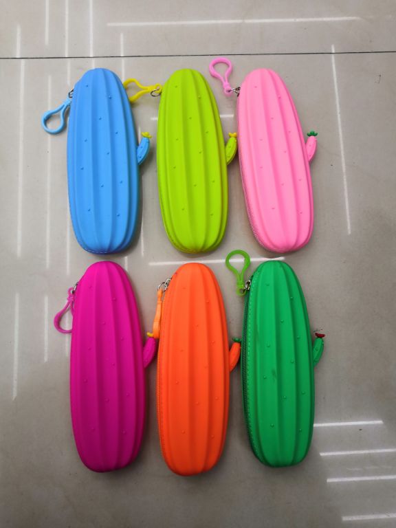 Silicone pencil case pocket change thumbnail