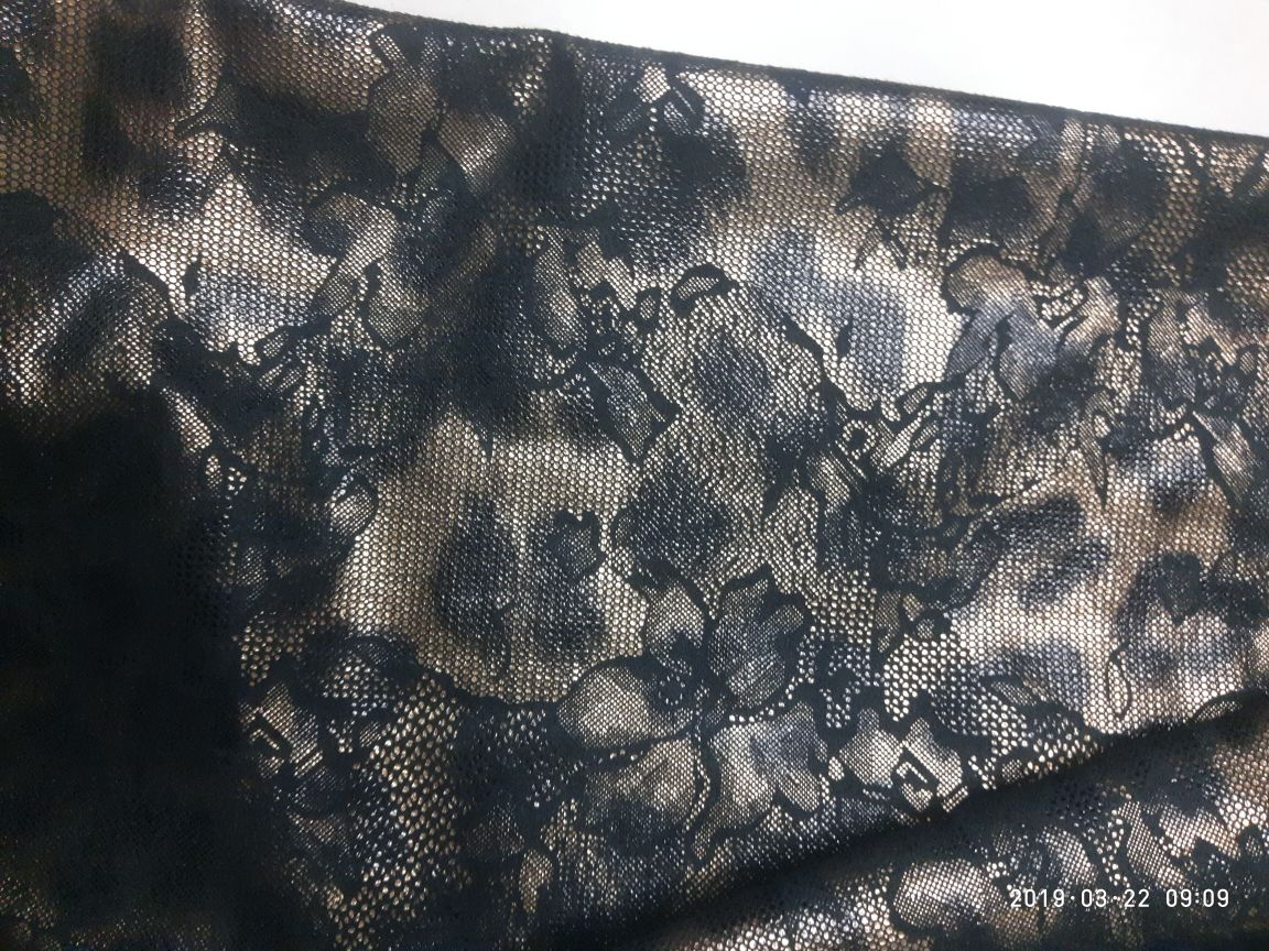 Single-sided suede with gold embossing, flannel with adhesive pressing Application Scenario