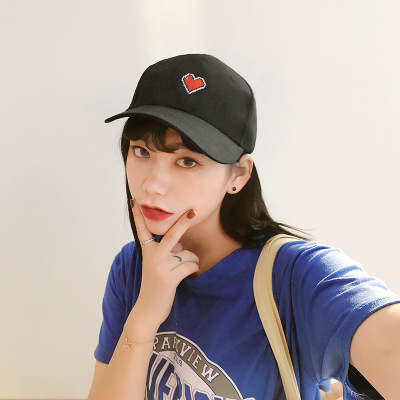 Summer Korean-style versatile casual baseball caps, autumn and winter lettered baseball caps, sweet heart-shaped sun hats trend