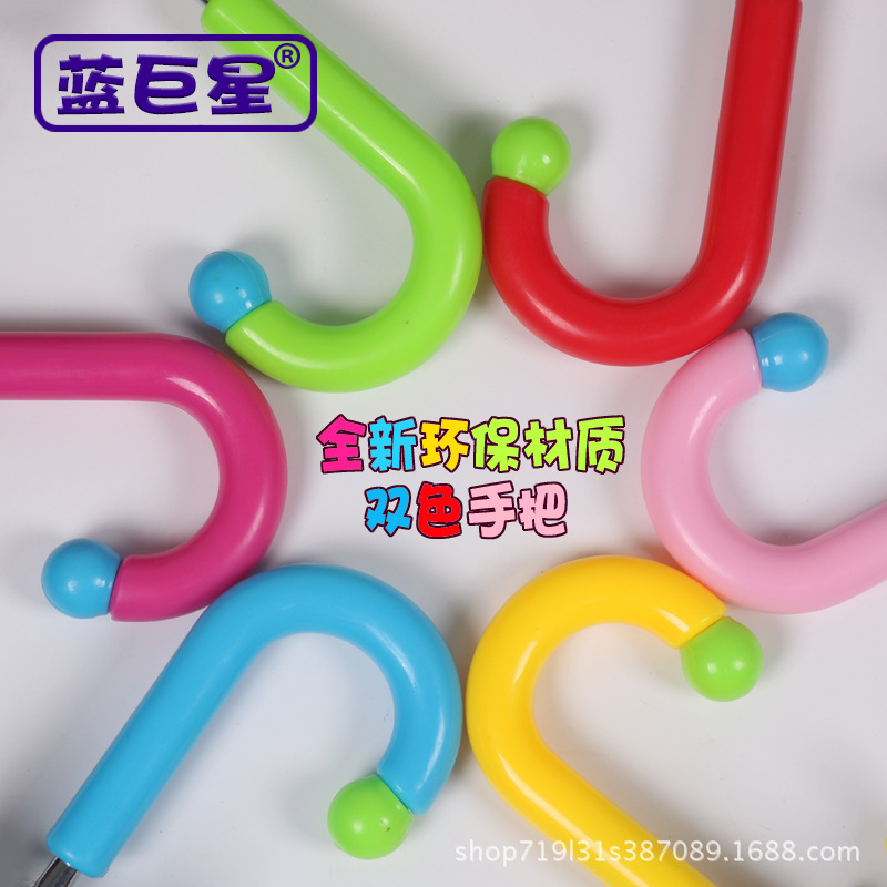 Wholesale of high-quality children's umbrellas with cartoon patterns, creative long-handled student and baby sunshades Application Scenario