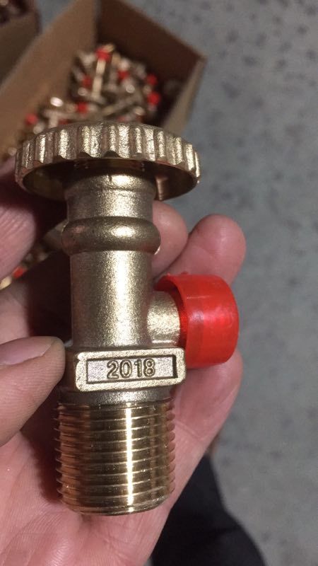 角阀/钢瓶配件/铜开关细节图