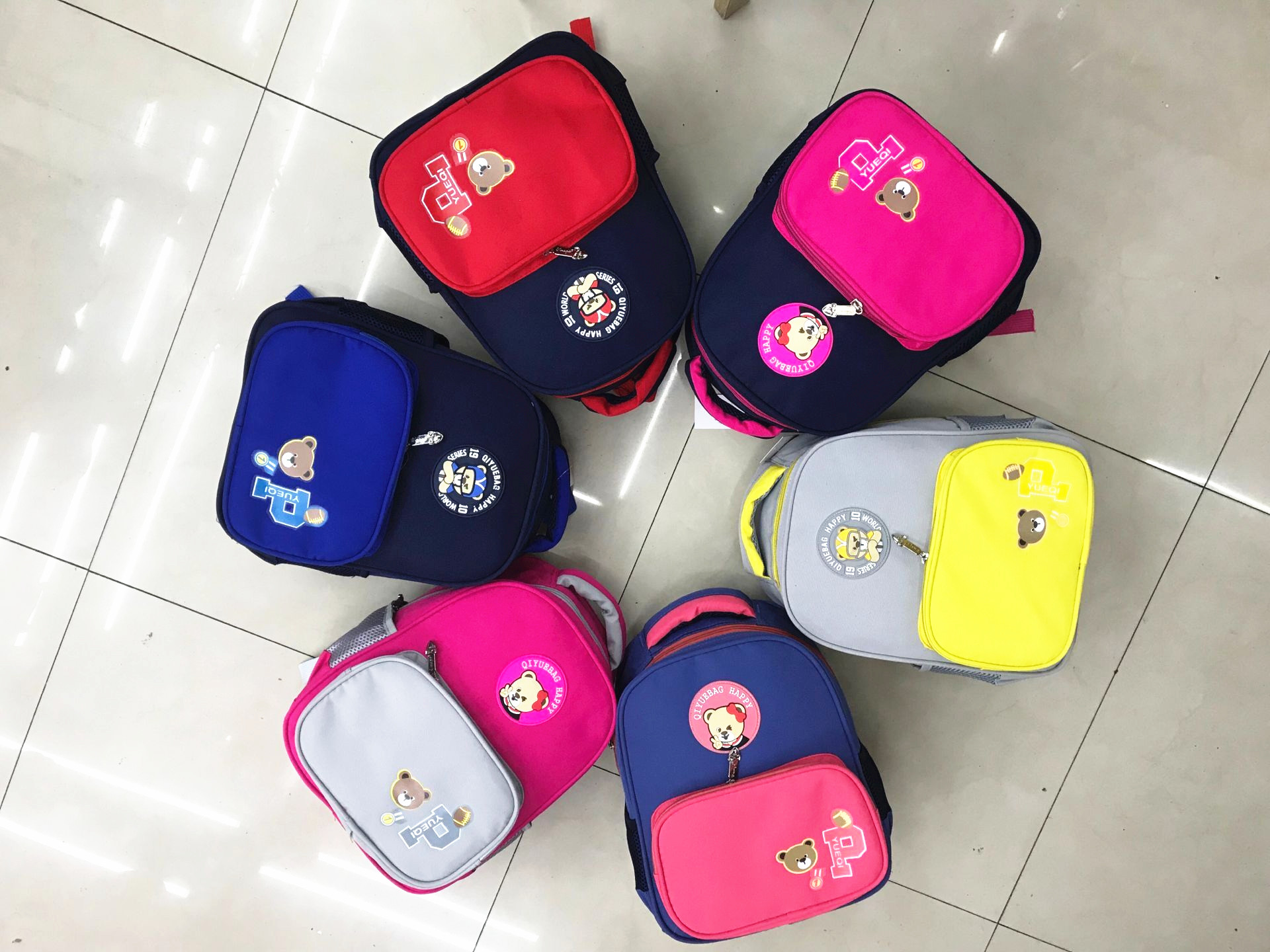 背包亲子包可爱儿童背包卡通书包学生书包产品图