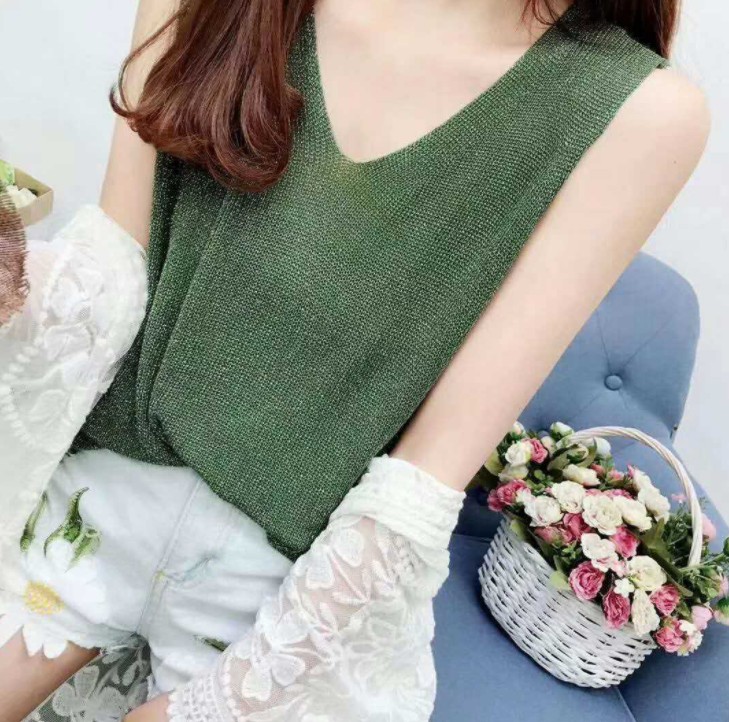 Ice silk and bright silk vest, V-neck loose, thin strappy top for female students, sleeveless knitted base layer details Picture