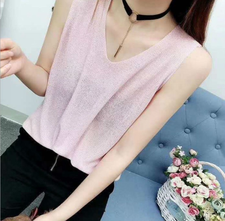 Ice silk and bright silk vest, V-neck loose, thin strappy top for female students, sleeveless knitted base layer Specification image