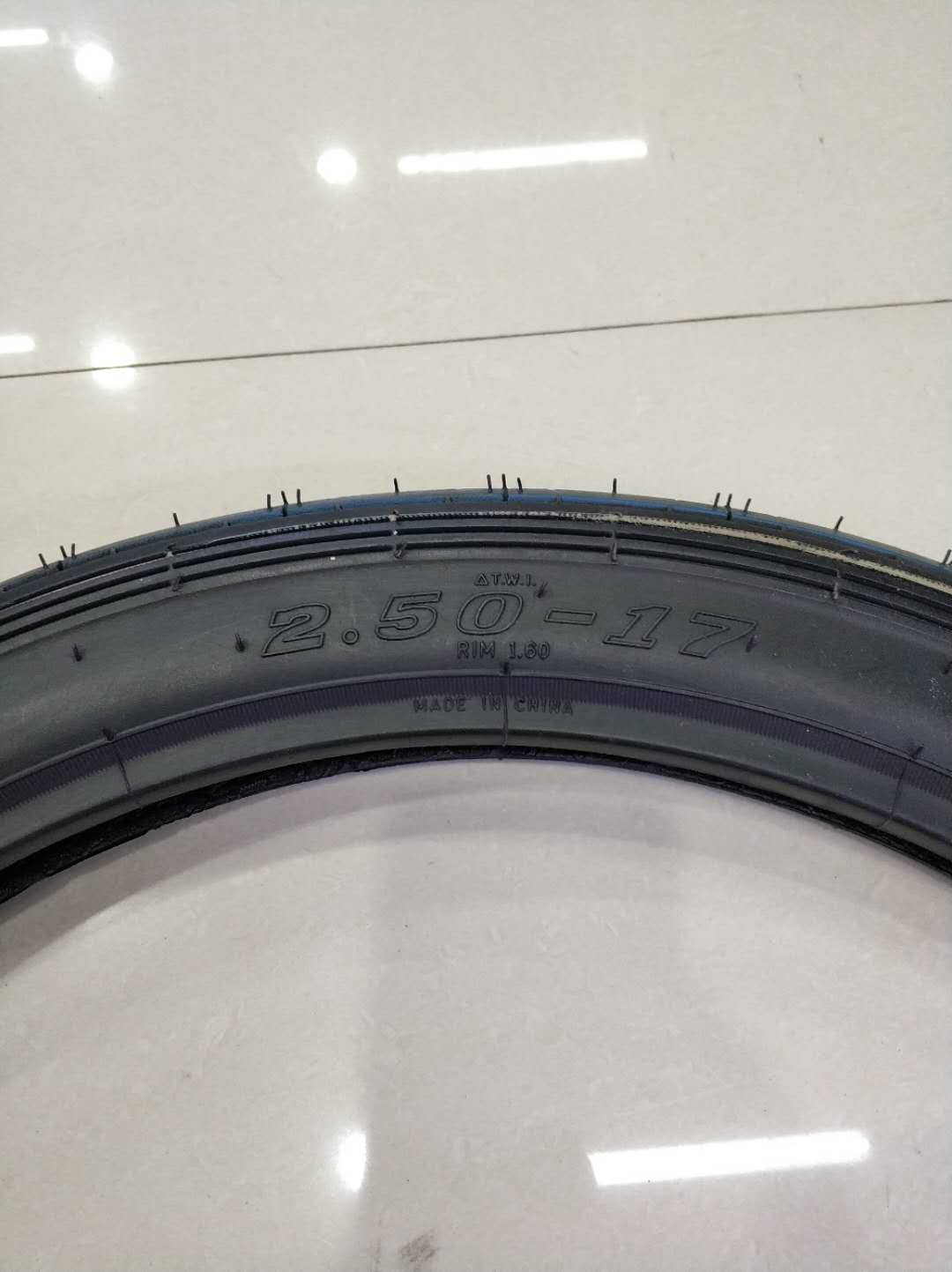 摩托车轮胎 250-17轮胎 五羊太子摩托车轮胎细节图