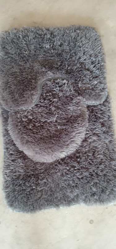 New best-selling 45*75cm thin, long-haired and woolen toilet three-piece set, plain three-piece toilet floor mat Item Picture