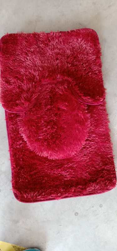 New best-selling 45*75cm thin, long-haired and woolen toilet three-piece set, plain three-piece toilet floor mat Application Scenario