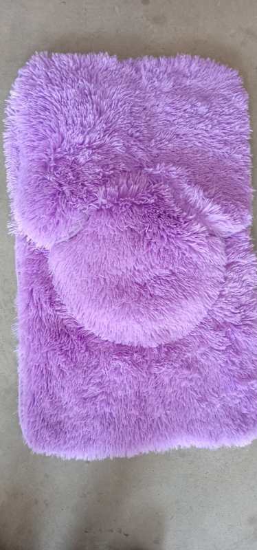 New best-selling 45*75cm thin, long-haired and woolen toilet three-piece set, plain three-piece toilet floor mat full figure