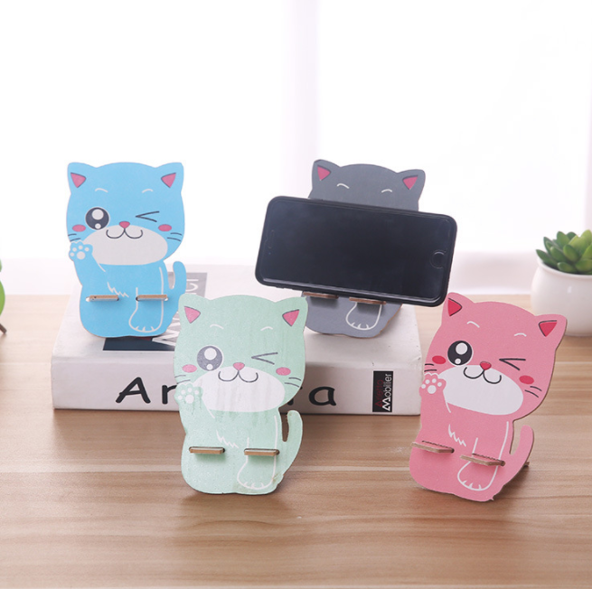 Desktop cartoon phone stand, bedside TV phone stand, lazy person's phone stand, tablet stand, wooden stand details Picture