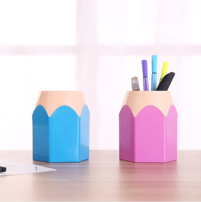 Creative and cute pencil tip, color-blocking pen holder, office and study stationery, desktop storage bucket, large-capacity plastic pen holder