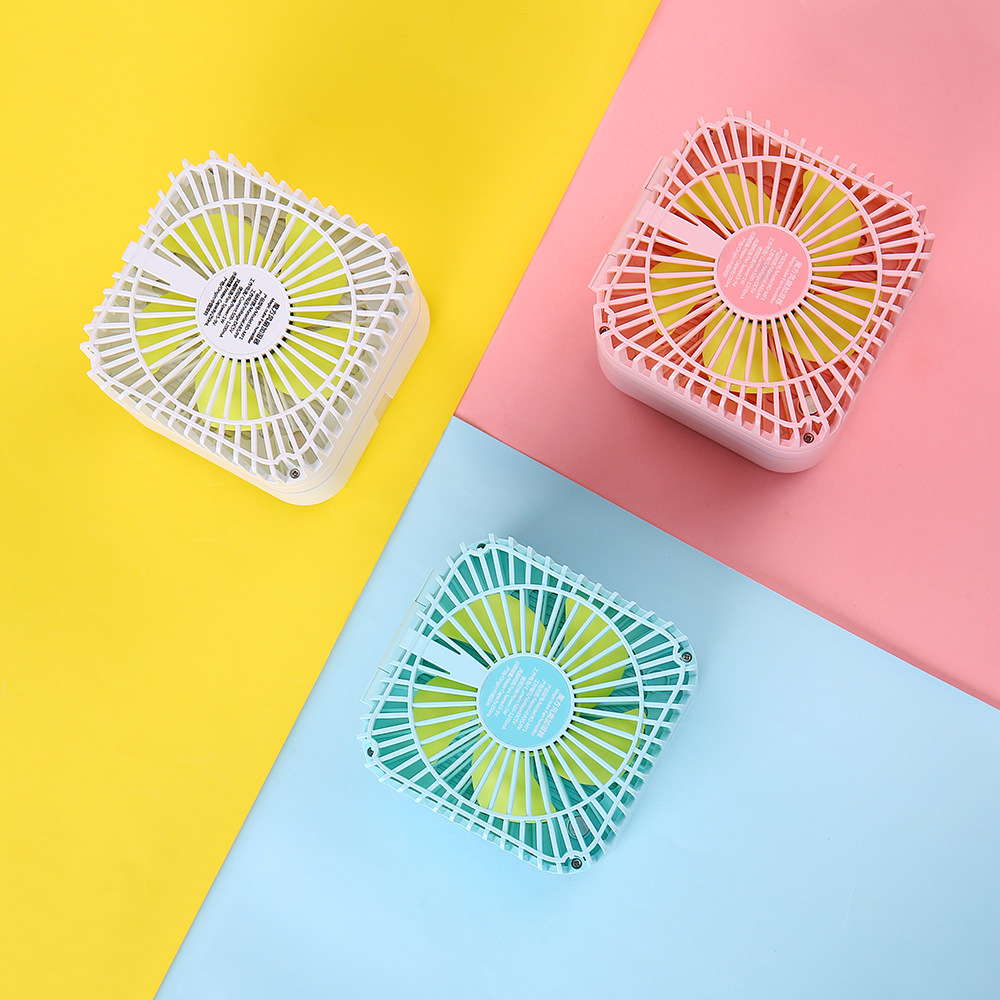 Creative desktop foldable USB fan, large-capacity humidifying and hydrating spray fan, Rubik's Cube fan details Picture