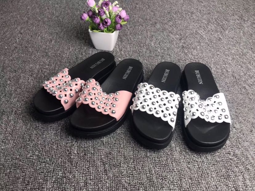 Thick-soled pearl-patterned women's one-word flip-flops