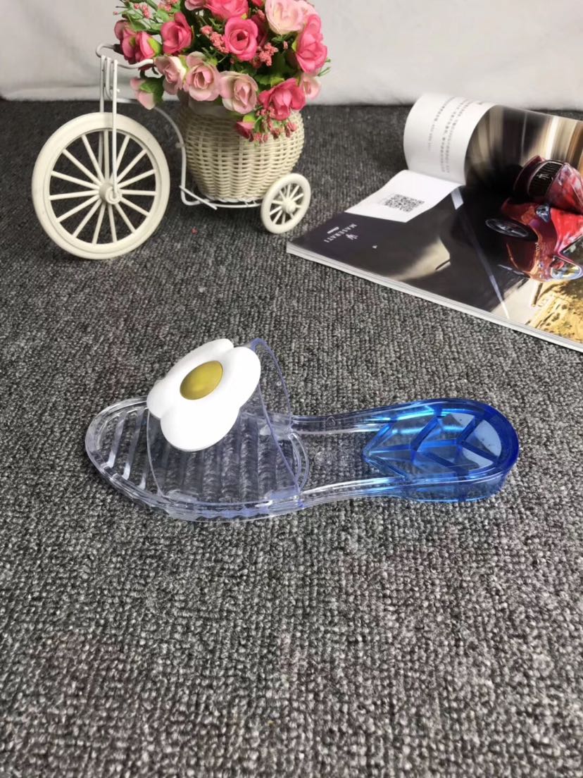 Three types of crystal women's slippers Application Scenario