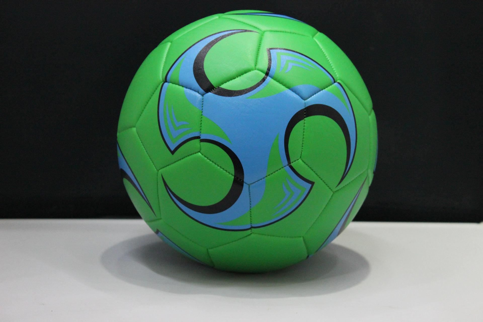 厂家生产高档TPU PU 贴皮足球礼品促销5机缝足球世界杯比赛足球细节图