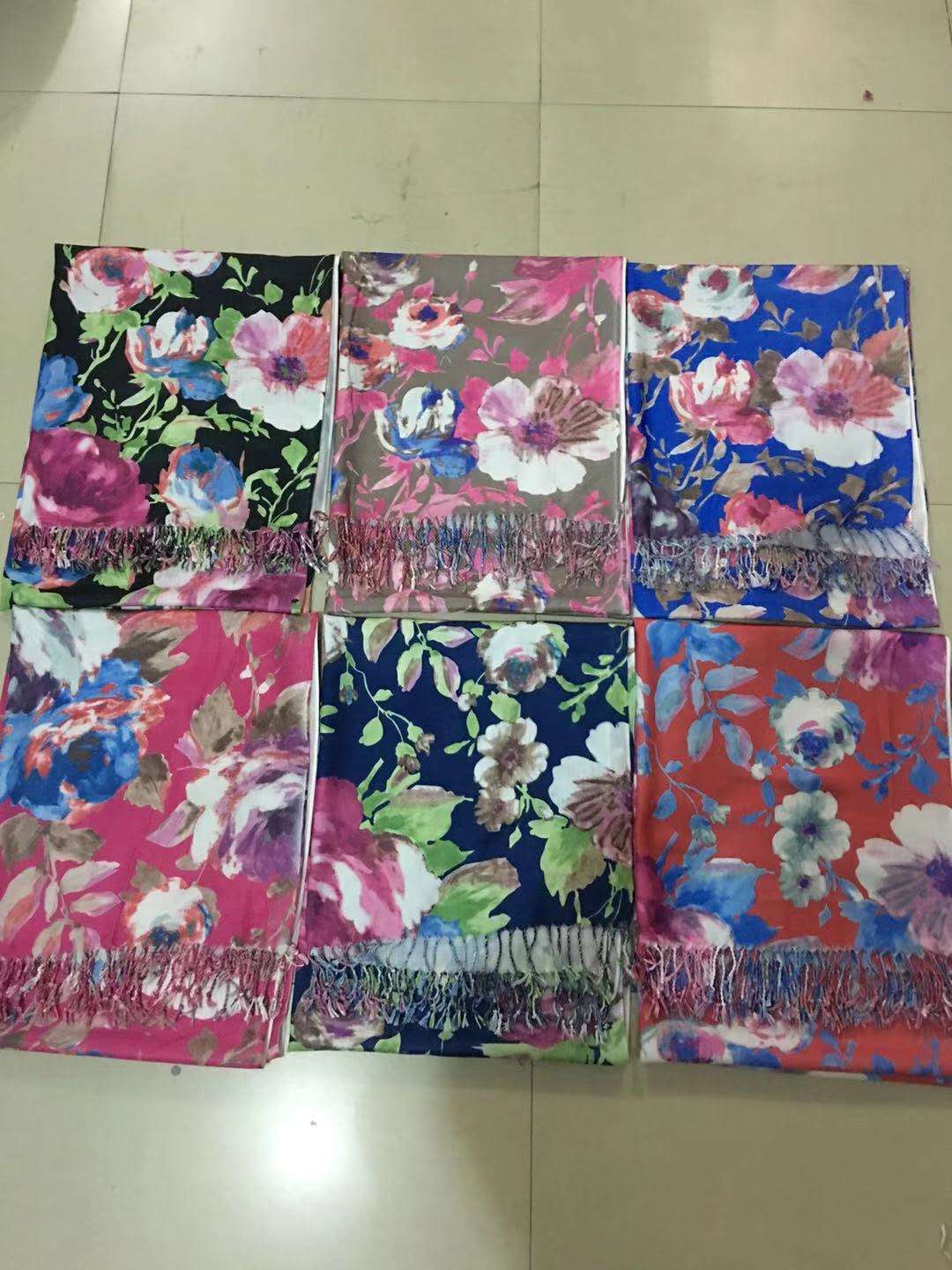 围巾加厚斜纹印花70*180cm，克重250克左右