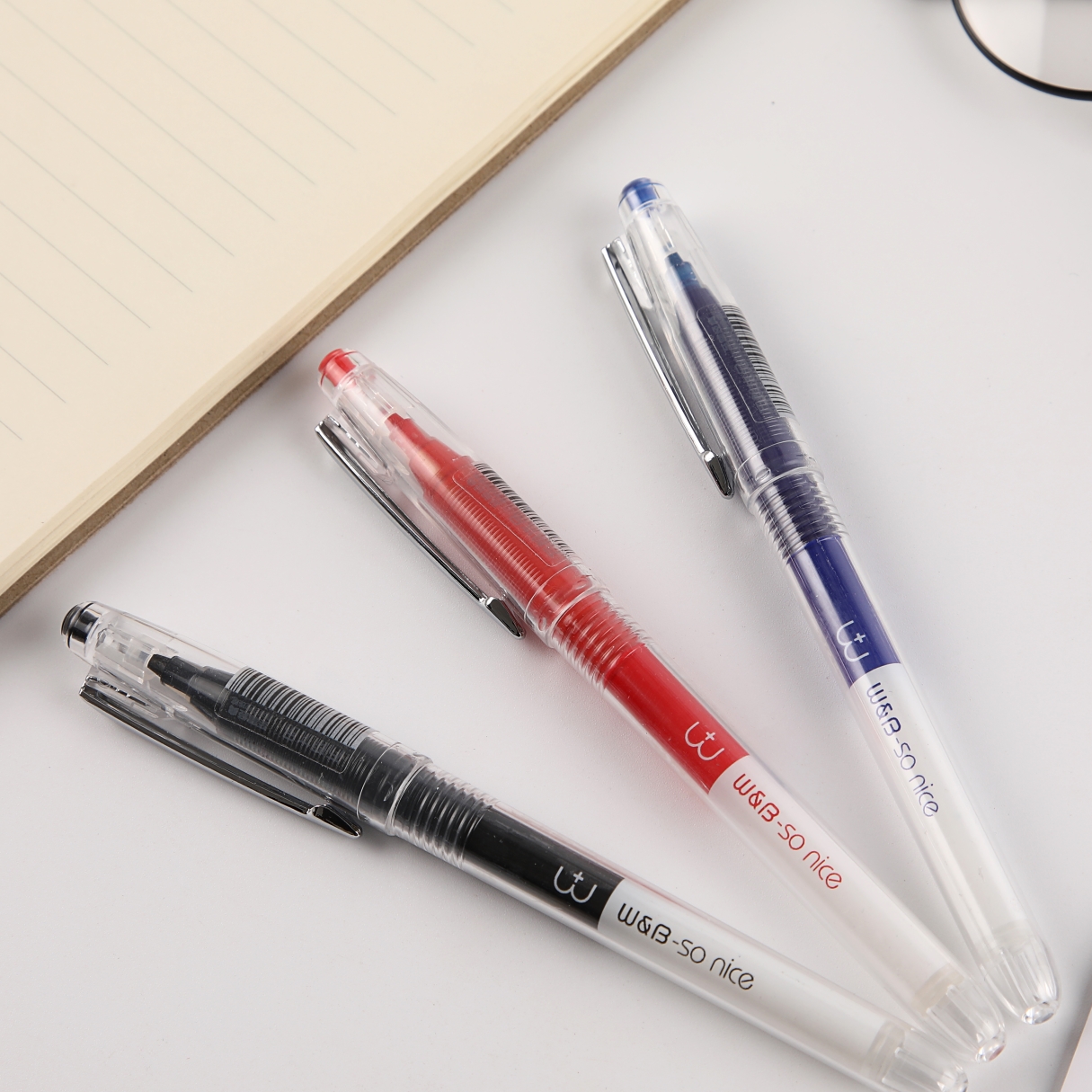 New 3768 neutral straight liquid ballpoint pen with a super large capacity tip (1 pack) in black, red and blue Specification image