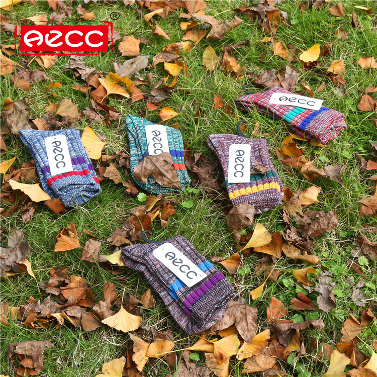 Aecc Spring and Autumn Yu Wenle hedui socks restoring ancient ways national style women in the tube double thick needle socks manufacturers direct Zhuji thumbnail