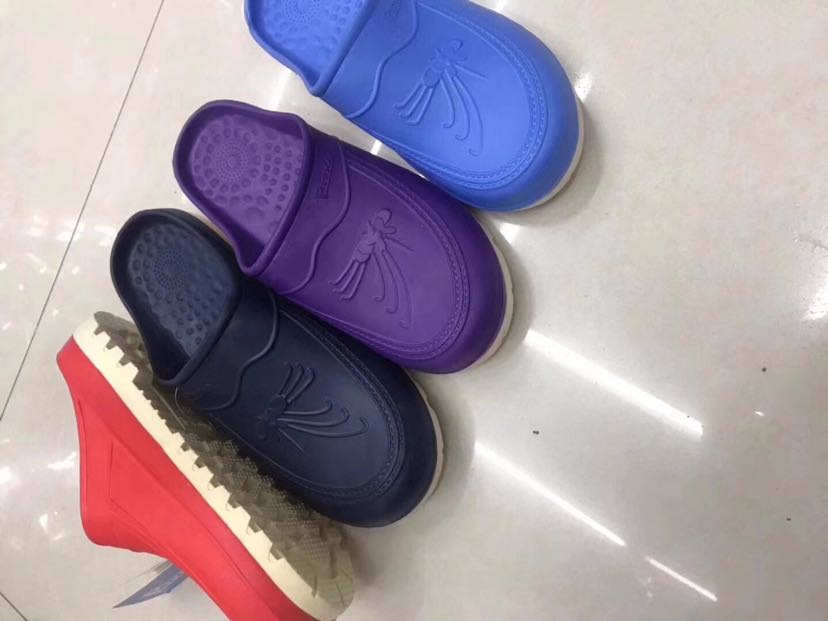 Butterfly-patterned women's slippers, in four colors details Picture