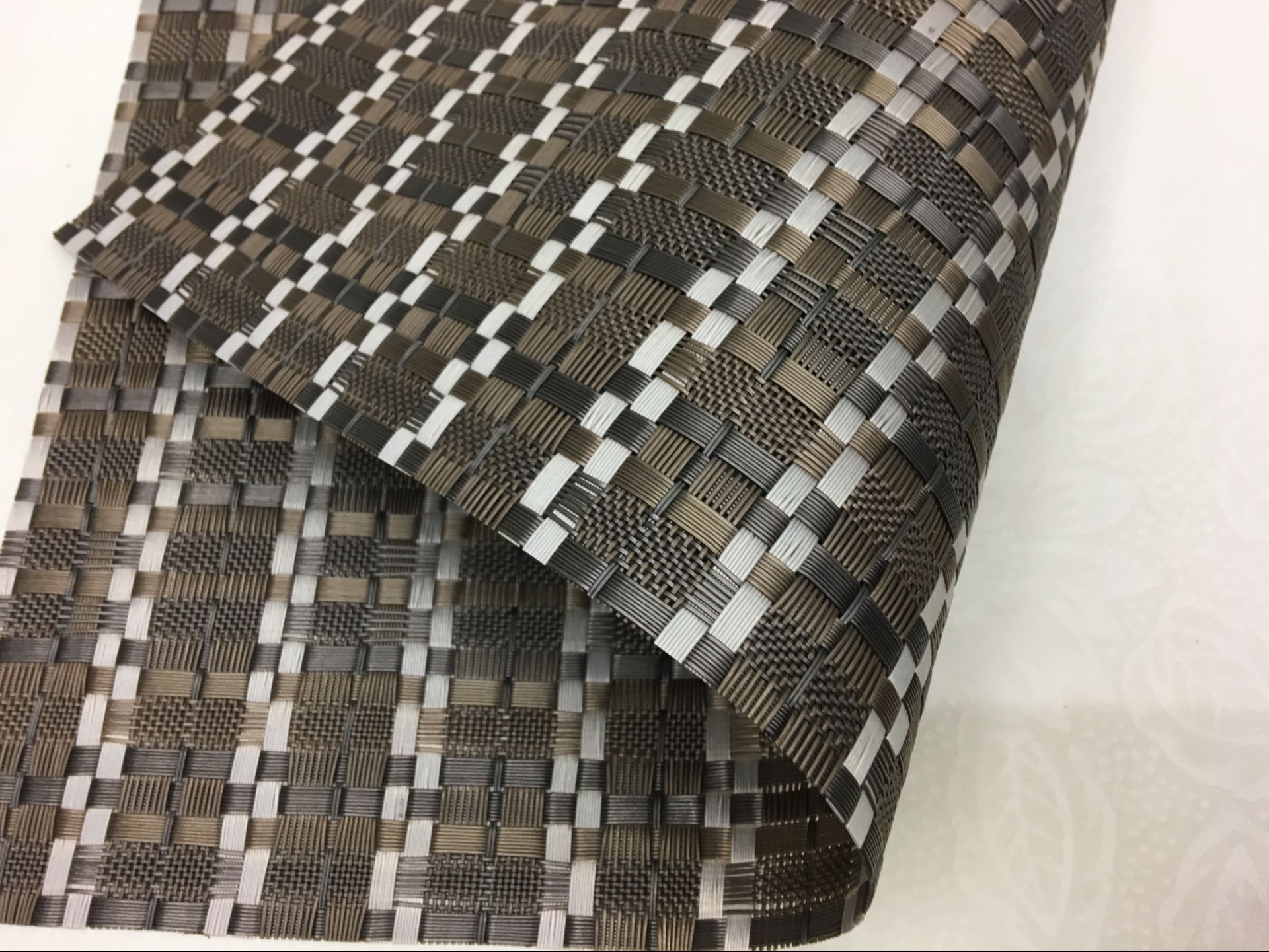 New Ultra Thick Trine Western Placemat Cloth Insulated Placemat Table Placemat Tray Placemat Bowl Mat Wash And Dry Quickly Application Scenario