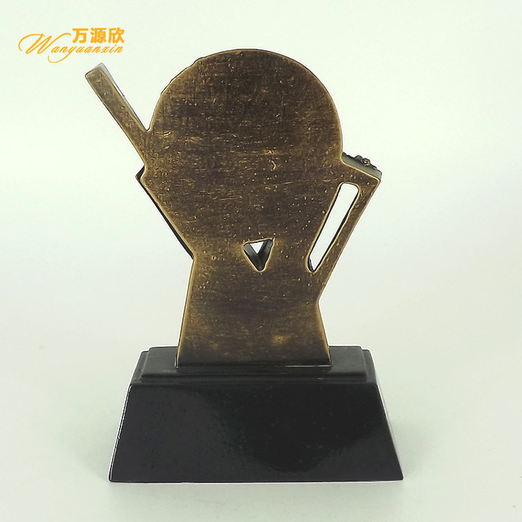 Factory direct sales of high-end craft gifts, decorative items, resin cricket boards, trophies, and sports commemorative prizes Application Scenario