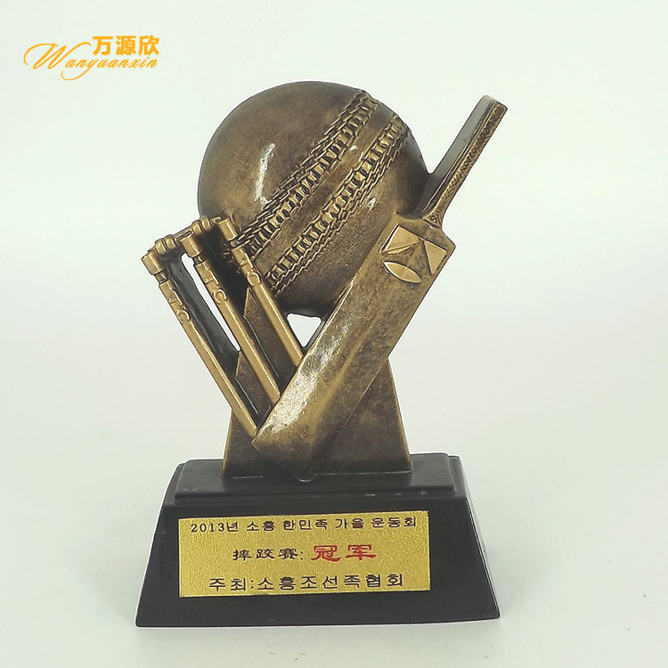 Manufacturers direct high - end craft gifts to present resin cricket trophy sports commemorative prizes thumbnail