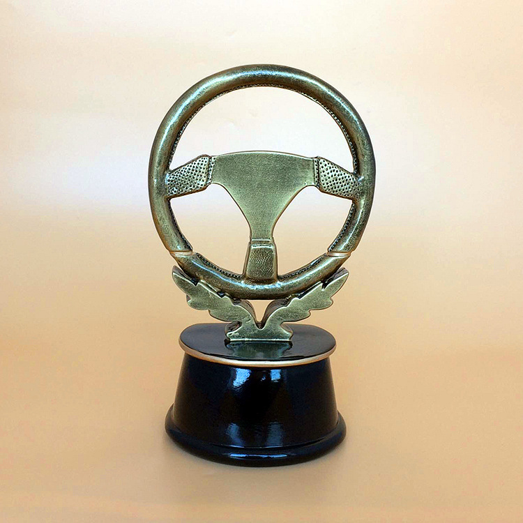 Factory direct sales of resin sports award trophies, racing craft gifts, ornaments and commemorative trophies full figure