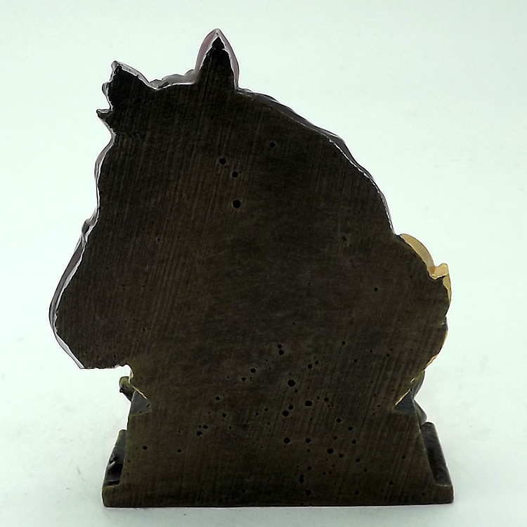 Resin craft commemorative gift ornaments, sports trophies and prizes, factory direct sales, horse racing commemorative trophies Application Scenario
