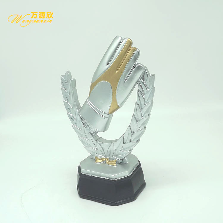 Factory direct sales of resin trophies, sports awarding trophies, referee gloves, craft commemorative gifts and ornaments Specification drawing