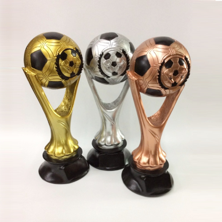 Factory direct sales of resin football craft gifts, sports event trophies, prizes, commemorative gifts and ornaments full figure
