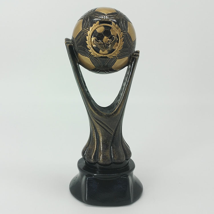 Factory direct sales of resin football craft gifts, sports event trophies, prizes, commemorative gifts and ornaments details Picture