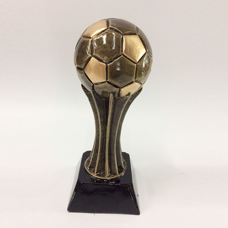 Factory direct sales of souvenirs, resin handicrafts, metal and plastic trophies, football award trophies and prizes full figure