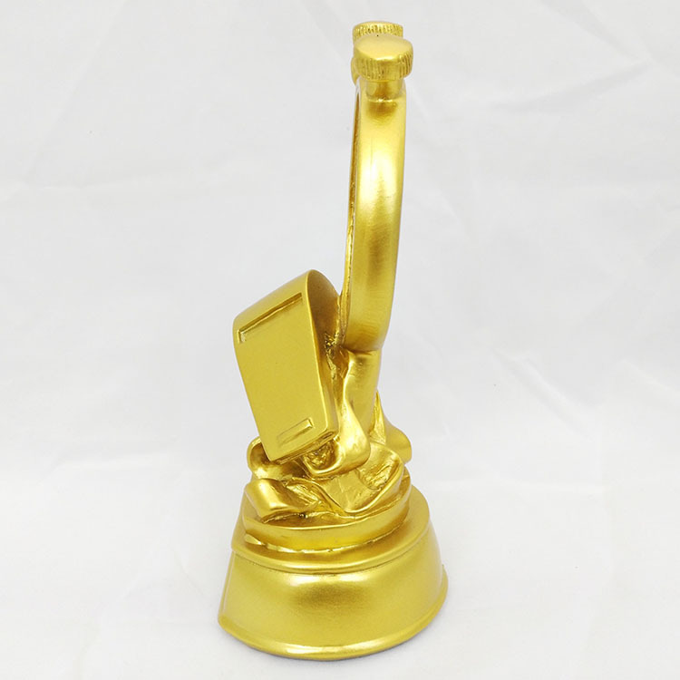 Factory direct sales of resin handicrafts, referee whistles, souvenirs, sports event trophies, prizes and souvenirs Specification drawing