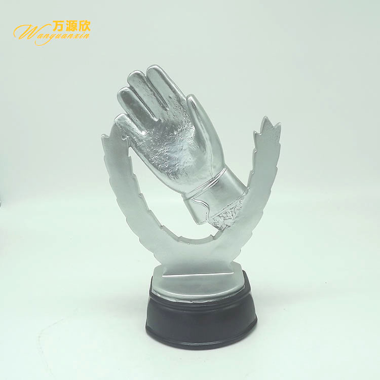 Factory direct sales of resin trophies, sports awarding trophies, referee gloves, craft commemorative gifts and ornaments Application Scenario