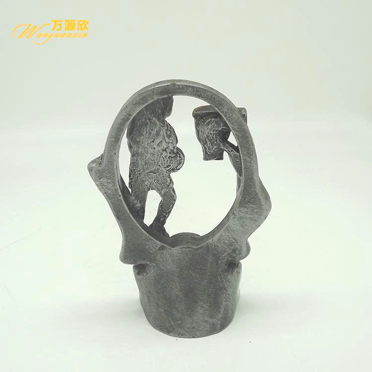 All kinds of high-end resin trophies, sports award trophies, resin volleyball handicrafts, commemorative ornaments full figure