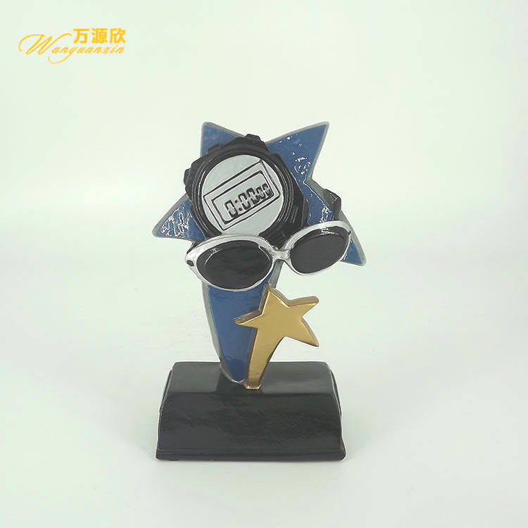 Factory direct sales of resin swimming event trophies, sports prizes, souvenirs, craft gifts and ornaments full figure