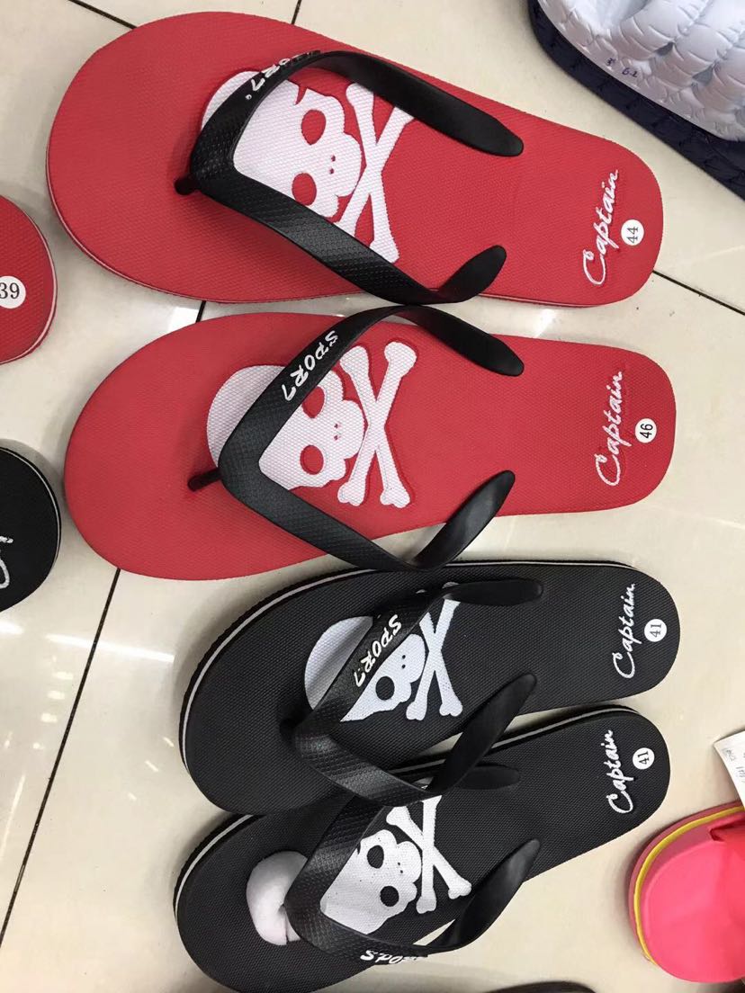 Men's flip-flops, two styles and two colors