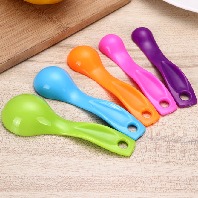 Plastic measuring spoons, kitchen baking small tools, baking cake milk powder spoon five-piece set, color measuring spoon set details Picture