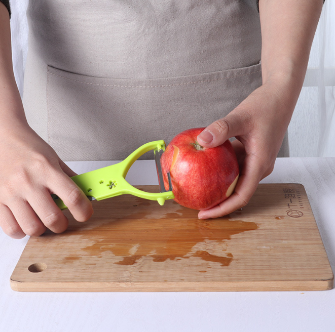 Multi-functional stainless steel and plastic dual-purpose fruit peeler, apple peeler, fruit fork, kitchen small tool set details Picture