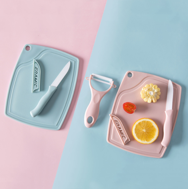T Ceramic fruit knife, peeler, cutting board, three-piece set for household kitchen, ceramic knife, peeler, knife Application Scenario