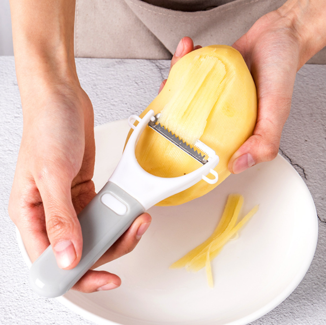 Multi-functional stainless steel plastic fruit peeler, apple peeler, melon and fruit slicer, peeling and planing knife Application Scenario