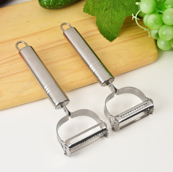 Multi-functional stainless steel smiling face fruit peeler, fruit and potato grater, apple peeler, melon grater Application Scenario