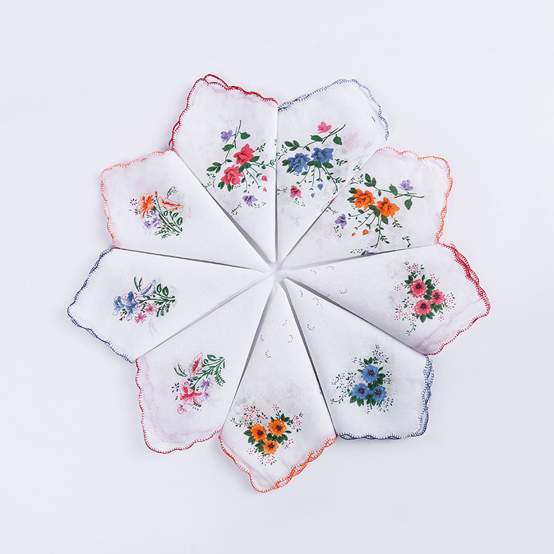 Classic ladies' crescent-edge all-cotton sweat-wiping handkerchiefs with small floral prints and handkerchiefs for wholesale from the manufacturer