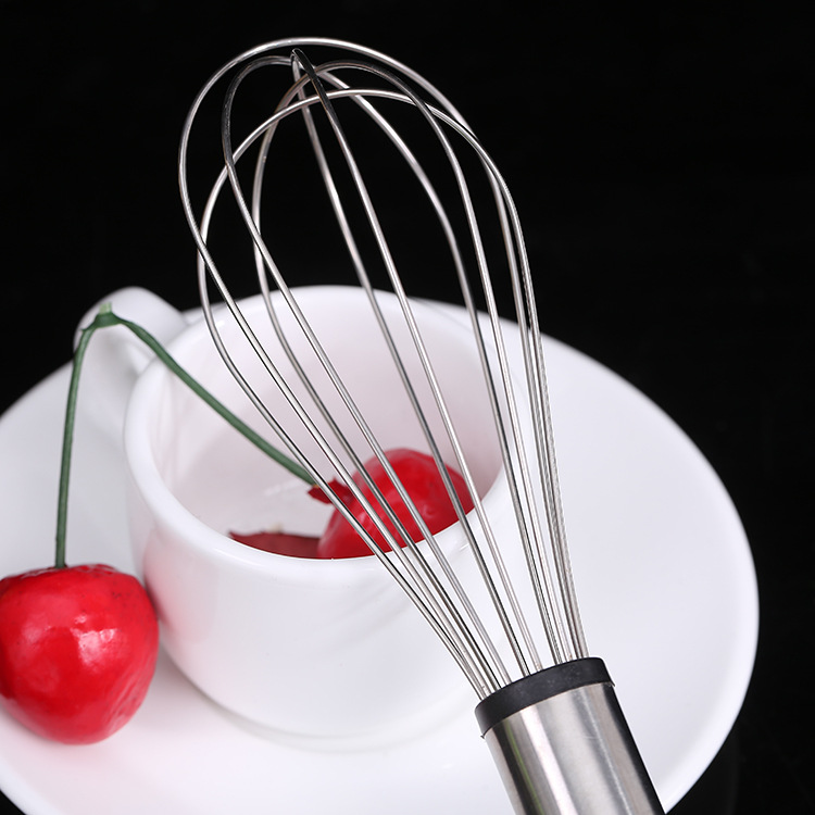 Direct sales from the manufacturer of household manual dough mixers, stainless steel blenders, and multi-sized egg beaters for baking tools Application Scenario