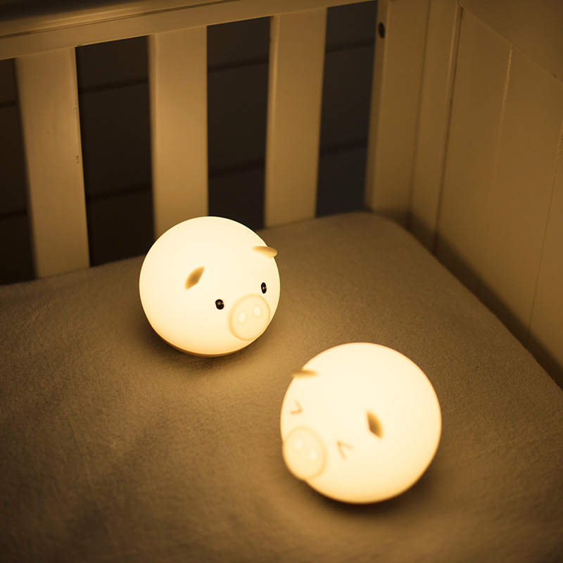 Trick pig induction energy saving LED night light Bedroom sleep plug electric bedside creative night light Specification drawing