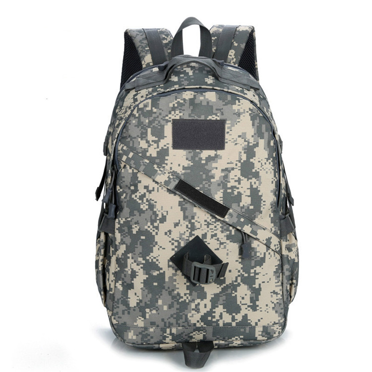 战术双肩背包实物图